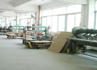 海德(de)堡4色+光(guang)油設備(bei)